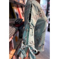 شومیز گره ای طرحدار زنانه